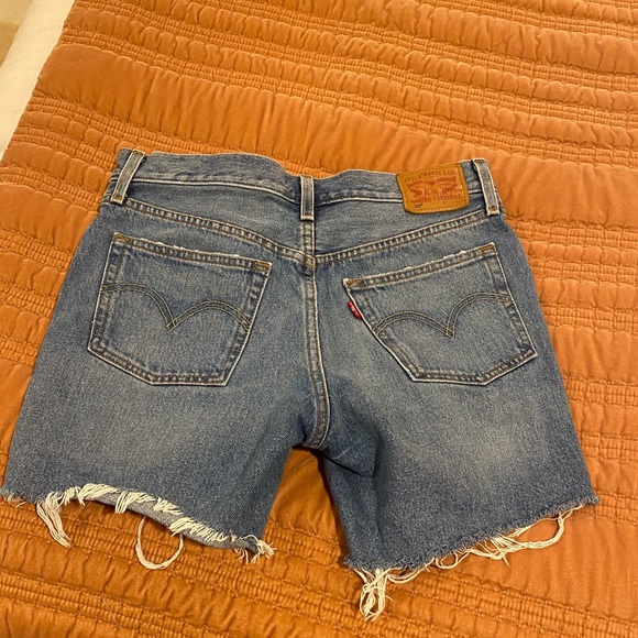 Levi’s denim shorts sz 28 high rise - Picture 2 of 5